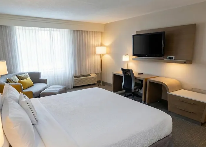 Country Inn & Suites By Radisson, Brown Deer - Milwaukee North