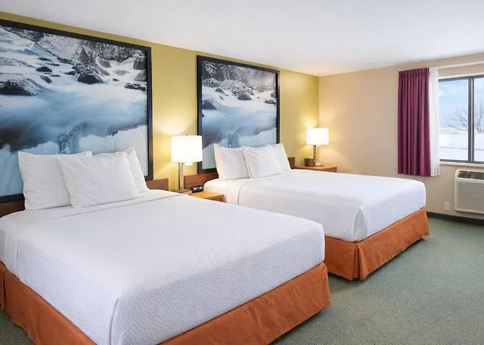 Super 8 By Wyndham Antigo