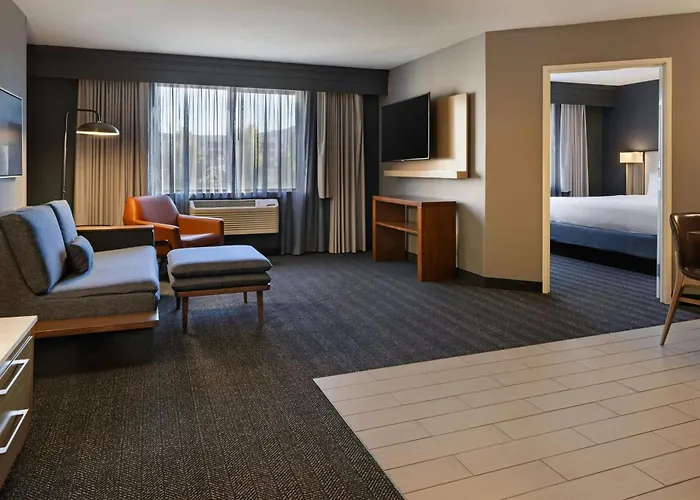 Courtyard By Marriott Sacramento Midtown