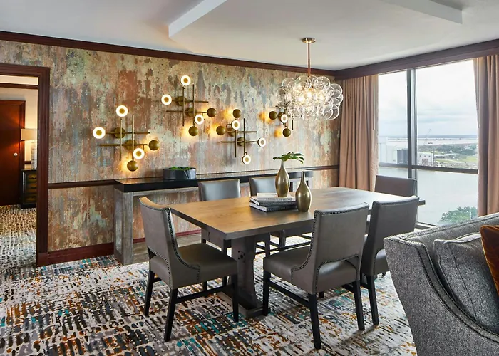 Renaissance Mobile Riverview Plaza Hotel