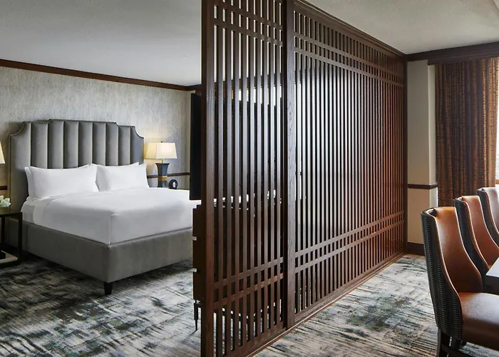 Renaissance Mobile Riverview Plaza Hotel