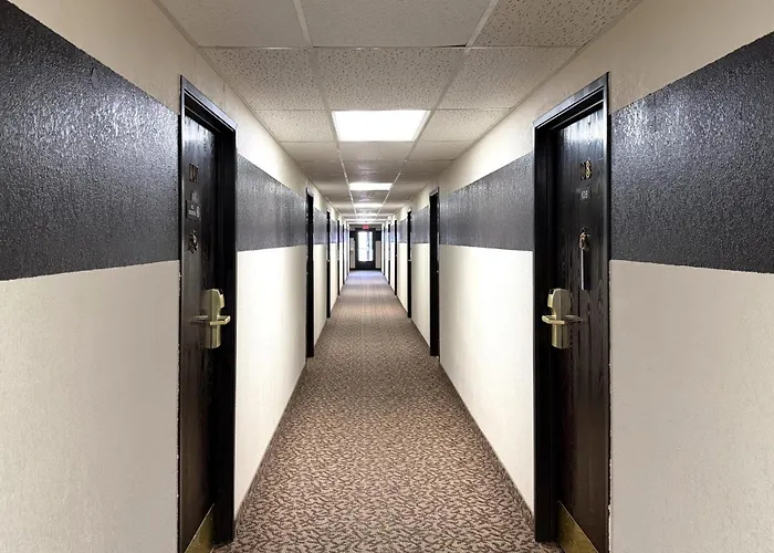 Fairview Inn By Oyo Hesston I-135