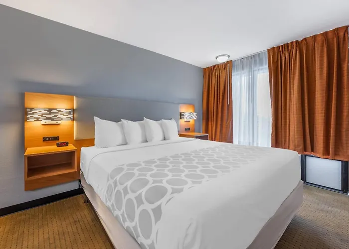 Suburban Studios Branson On The Strip