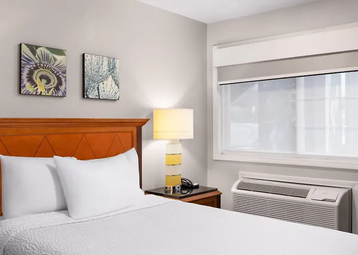 Basecamp Puyallup A Travelodge By Wyndham
