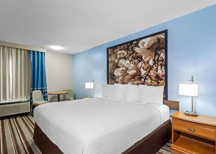 Super 8 By Wyndham Valdosta Ga I-75
