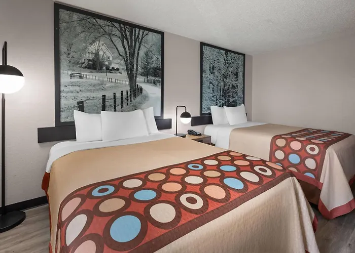 Super 8 By Wyndham Kent/Akron Area