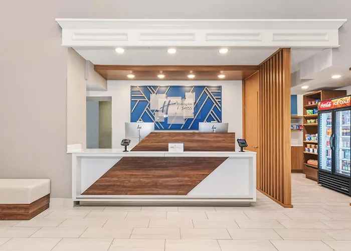 Holiday Inn Express Hotel & Suites Bloomington-Normal University Area By Ihg