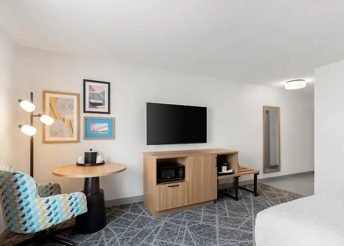Hampton Inn & Suites New Castle, Pa