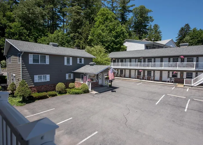 Adirondack Retreat Inn & Suites