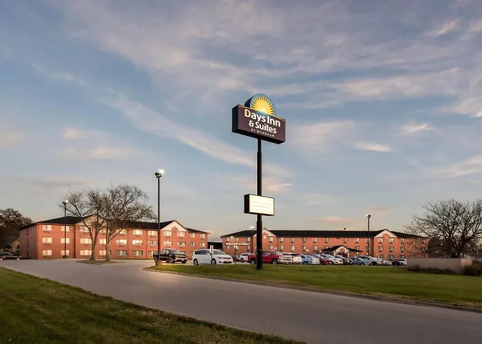 Days Inn & Suites By Wyndham Des Moines Airport