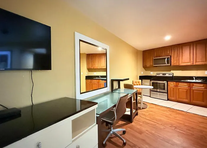 Redondo Beach Inn-Lax (Adults Only)