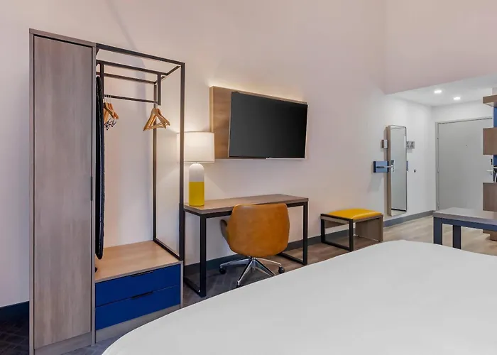 Comfort Inn & Suites Irvine Spectrum