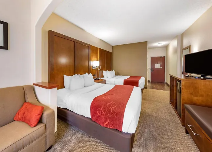 Comfort Suites Near Six Flags Magic Mountain