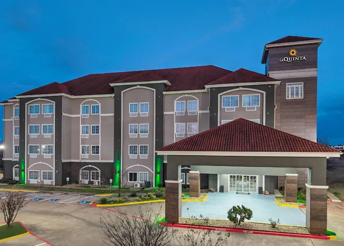La Quinta Inn And Suites By Wyndham Paris