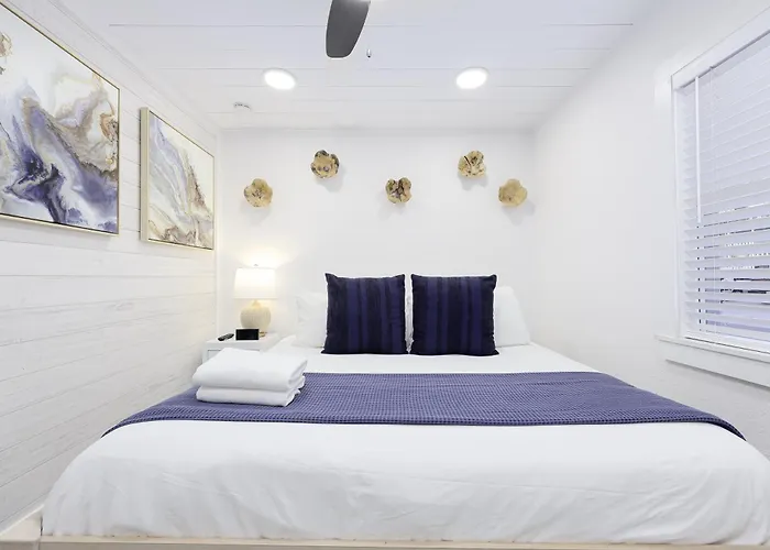Siesta Key Beach Resort And Suites