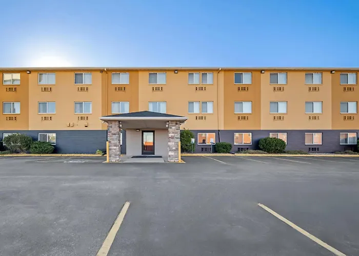 Quality Inn Dubuque On Hwy 20