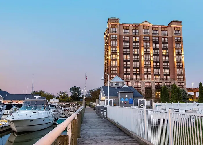 Shoreline Inn & Conference Center, An Ascend Collection Hotel
