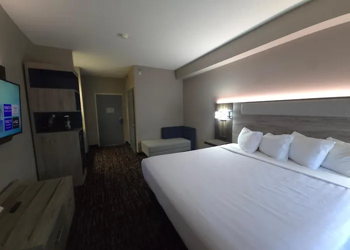 Reston Inn & Suites