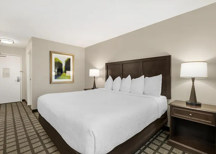 Best Western North Bryant Inn
