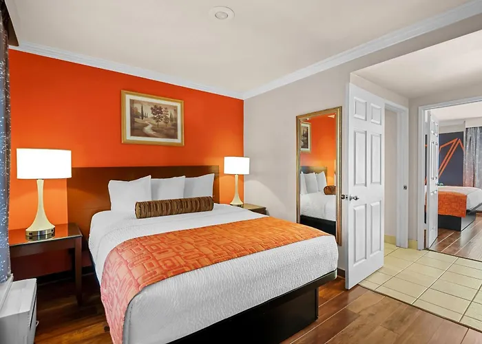 Howard Johnson By Wyndham Pasadena