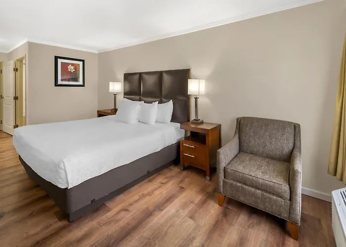 Best Western Plus Northwoods Inn