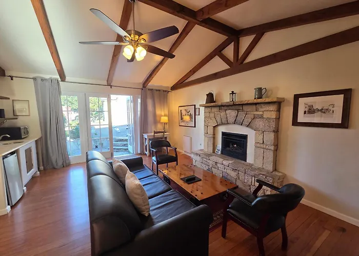 Forest Lodge