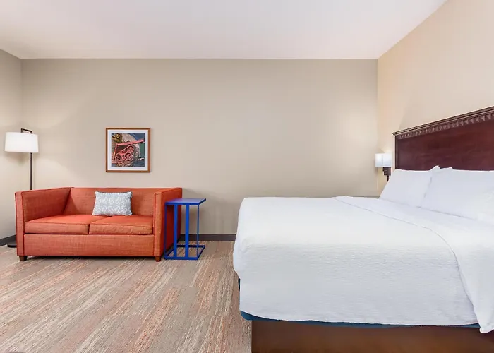 Hampton Inn And Suites Parkersburg Downtown