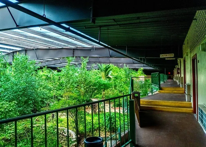 Family Garden Inn & Suites