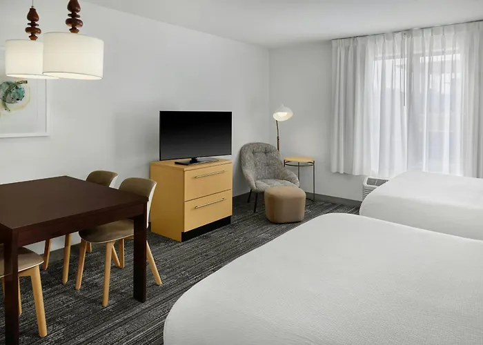 Towneplace Suites By Marriott Lawrence Downtown
