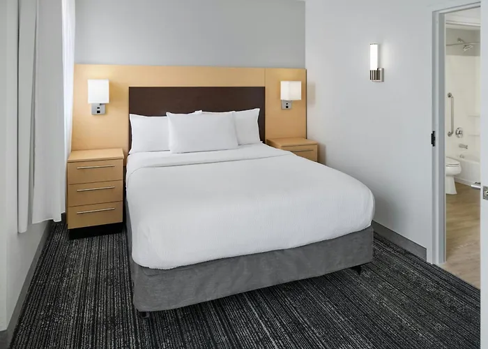 Towneplace Suites By Marriott Lawrence Downtown