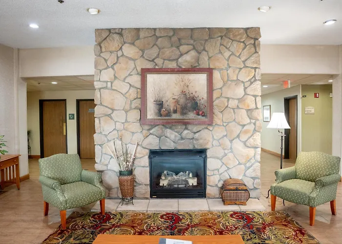 Coshocton Village Inn & Suites