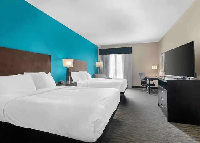 Best Western Plus Hiawatha Hotel