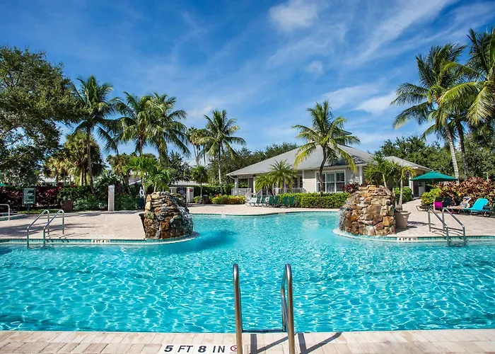 Catina - Freshly Renovated Stylish 2Br 2Ba Condo In Lely Resort With Lake & Golf Course Views Private Lanai And Access To Pool Gym Tennis And More! Prime Location Just Minutes From Naples Beaches And 5Th Ave, Perfect For A Relaxing Florida Getaway!