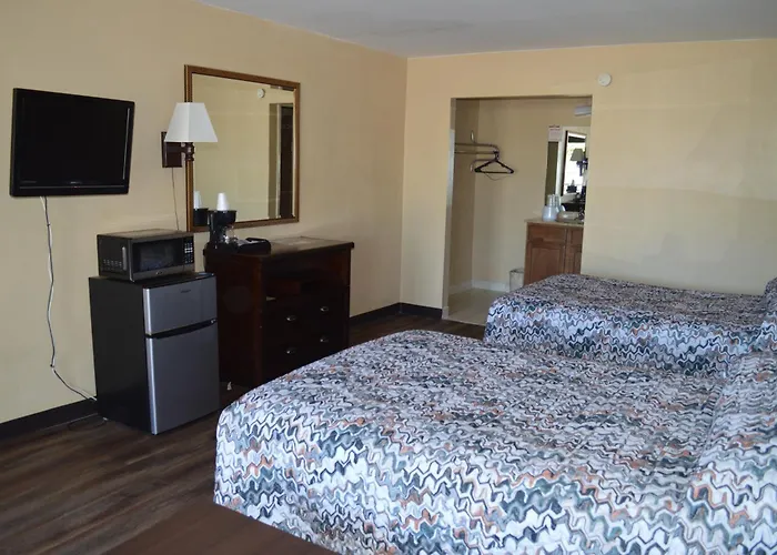 Tarpon Shores Inn