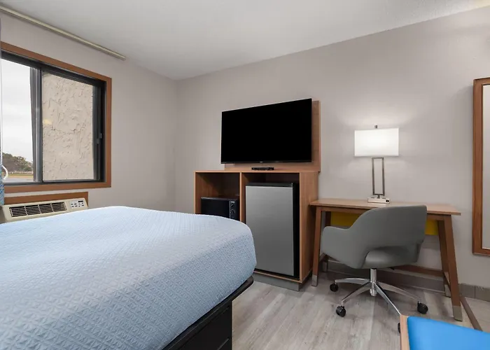 Days Inn By Wyndham Austin