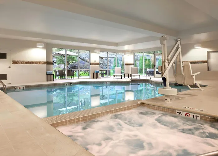 Courtyard By Marriott Lenox Berkshires