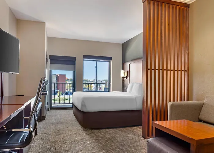 Comfort Suites Florence - Cincinnati South