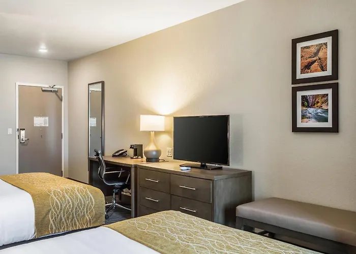 Comfort Inn & Suites Salt Lake City Airport