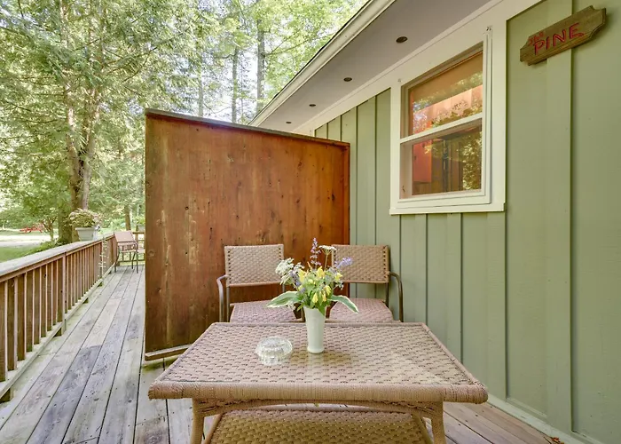 'Pine Cottage' Duplex W/ Deck: Walk To State Park!