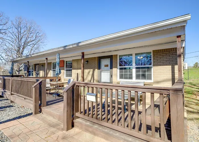 Pet-Friendly Cabin With Designated Boat Slip!