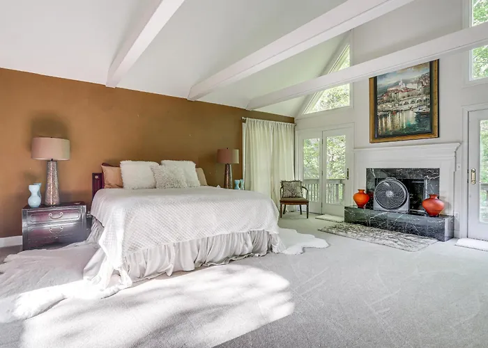 3 Mi To Roswell Riverwalk: Spacious Getaway!