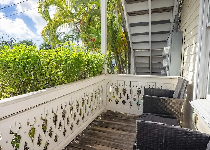 Sea Breeze -Great Location!