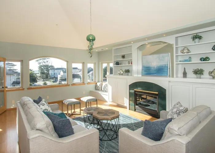 Private Home With Breathtaking Ocean Views - Walk To Beaches Restaurants