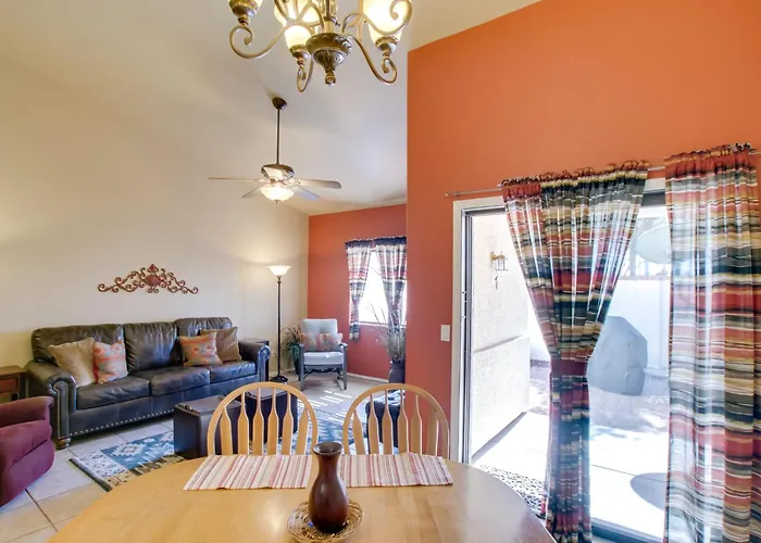 7 Mi To Mill Ave: Bbq-Ready Mesa Townhouse