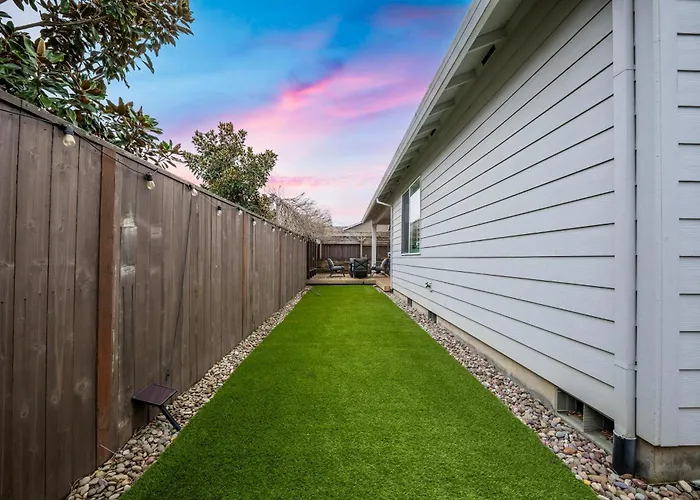 Family-Friendly Home Near Vineyards & Dtwn Newberg