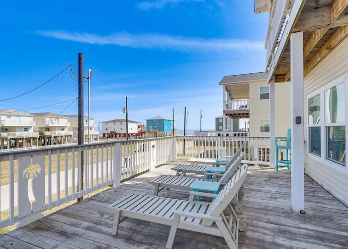 1 Min Walk To Beach: A Surfside Beach Favorite!