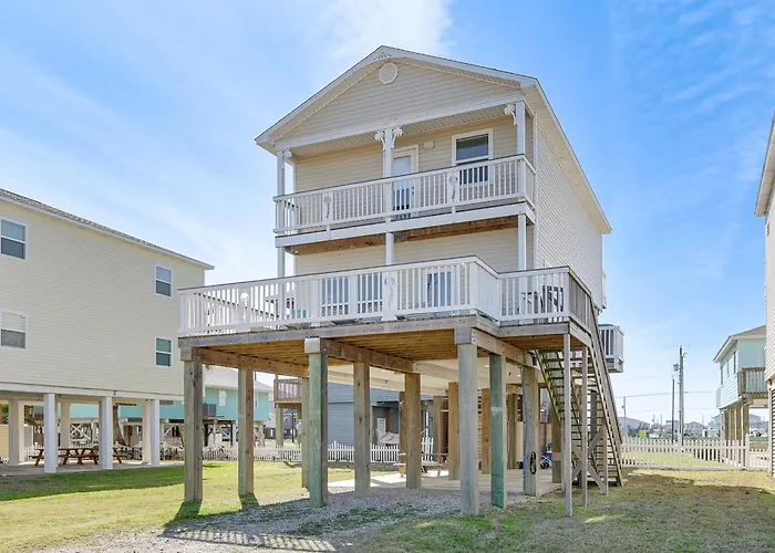 1 Min Walk To Beach: A Surfside Beach Favorite!