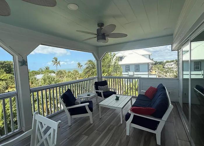 Coconut Castaway - Ocean Views, Walk To Beach, Golf Cart, Club Pool