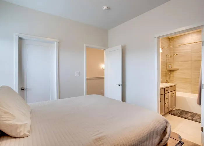 Modern Townhome ~ 3 Mi To Dtwn Grand Junction