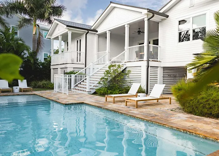 Capmar House -Huge Home & Pool